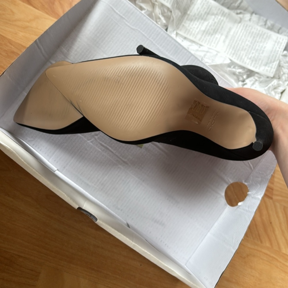 Aldo NIB black suede stiletto pointy pumps - Picture 2 of 2